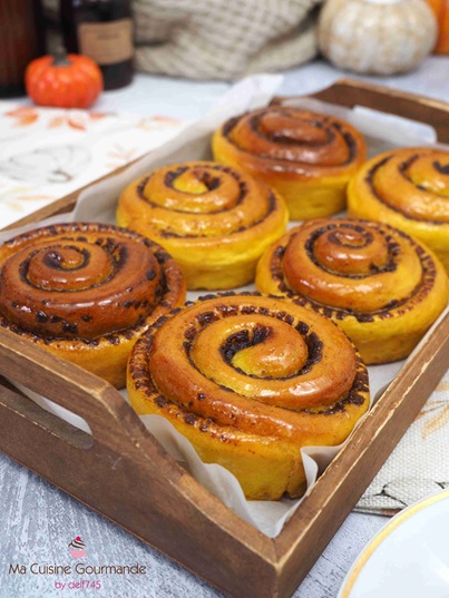 Pumpkin Cinnamon Rolls