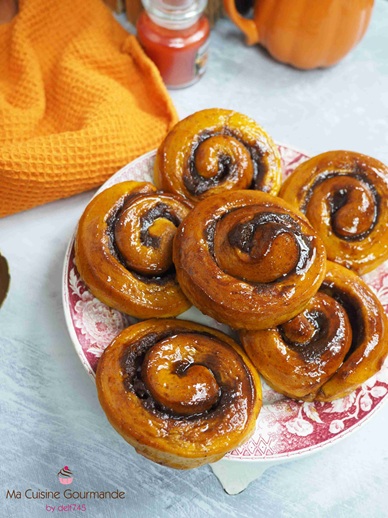 Pumpkin Spice Rolls