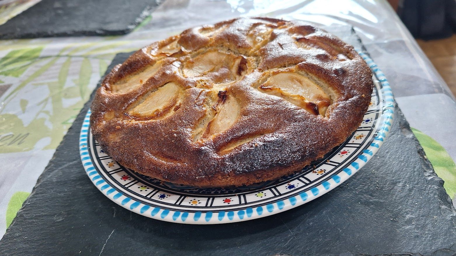 GATEAU MOELLEUX AUX POMMES