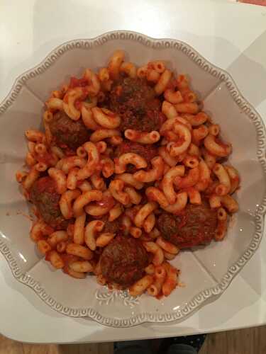 Pâtes aux boulettes de viande et sauce tomate (12SP)