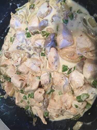 Poulet cuisiné á la creme d'asperge et moutarde