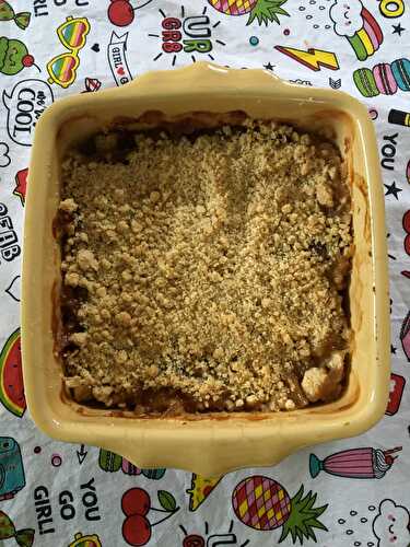 Crumble aux pommes, poire, banane et chocolat