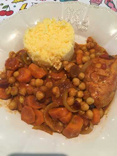 Tajine de poulet aux raisins et carottes