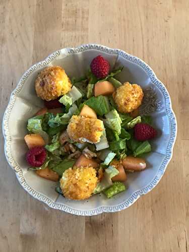 Salade de chévre aux fruits