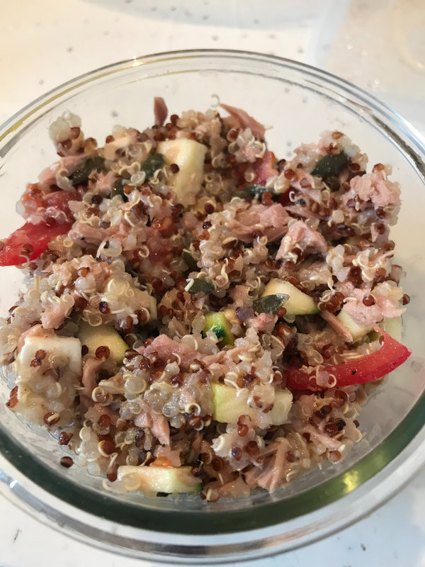 Salade quinoa, thon et feta