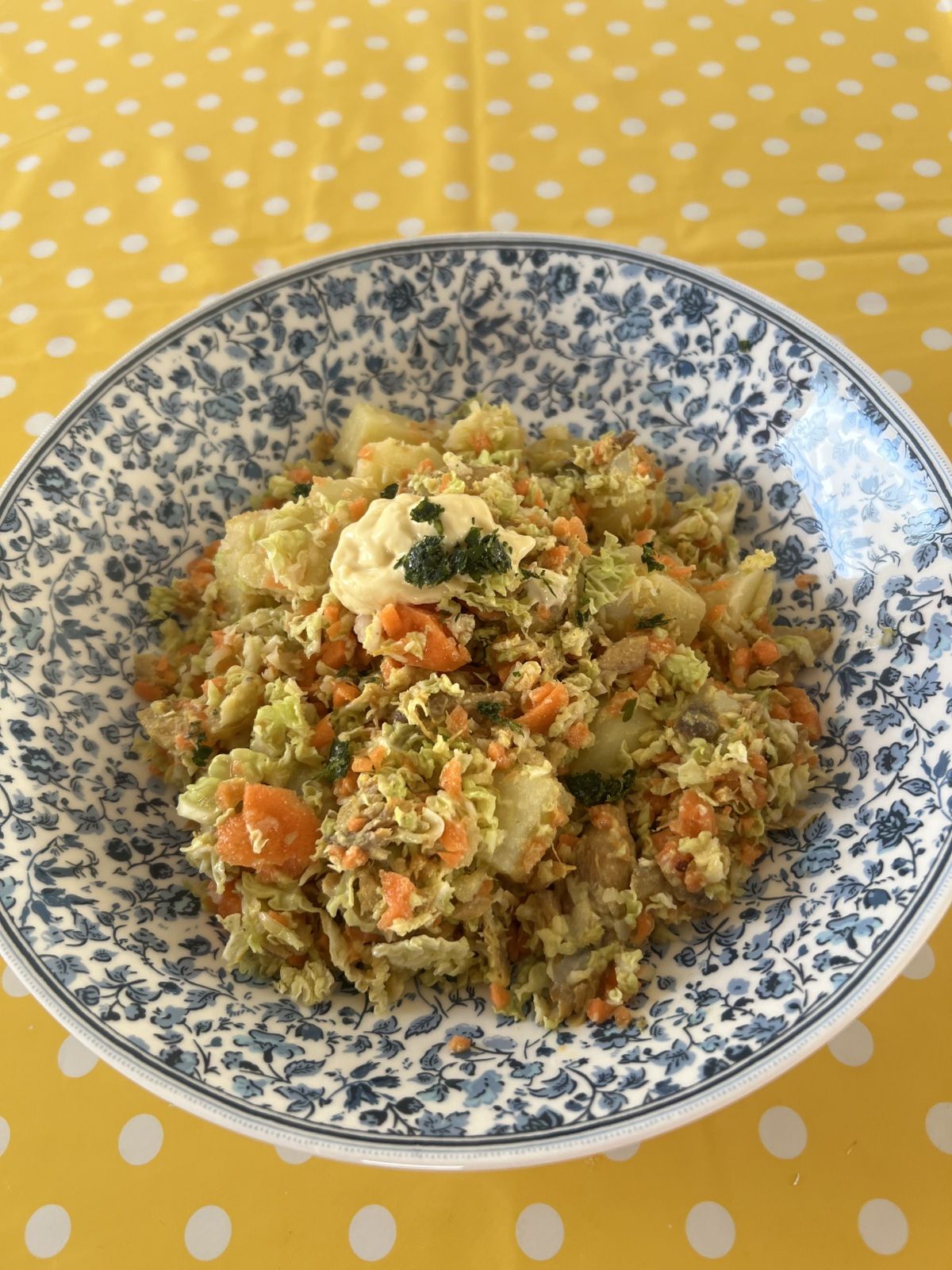 Salade de chou, carotte et maquereau