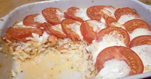 Le gratin de riz aux tomates et à la mozzarella