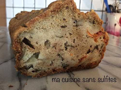 Cake salé sans gluten, sans fécule, sans additif, aux tomates séchées, basilic et mozzarella