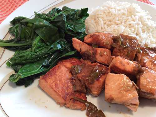 DÉS DE POISSON MARINÉS AU MISO DE RIZ