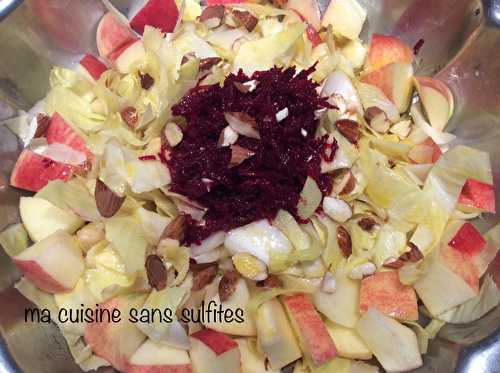 Salade d’hiver à l’endive,  pomme, betterave et amandes