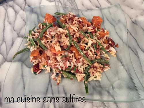 Salade de riz, amandes, haricots verts et patate douce, aux saveurs asiatiques (versions VG et carnée)