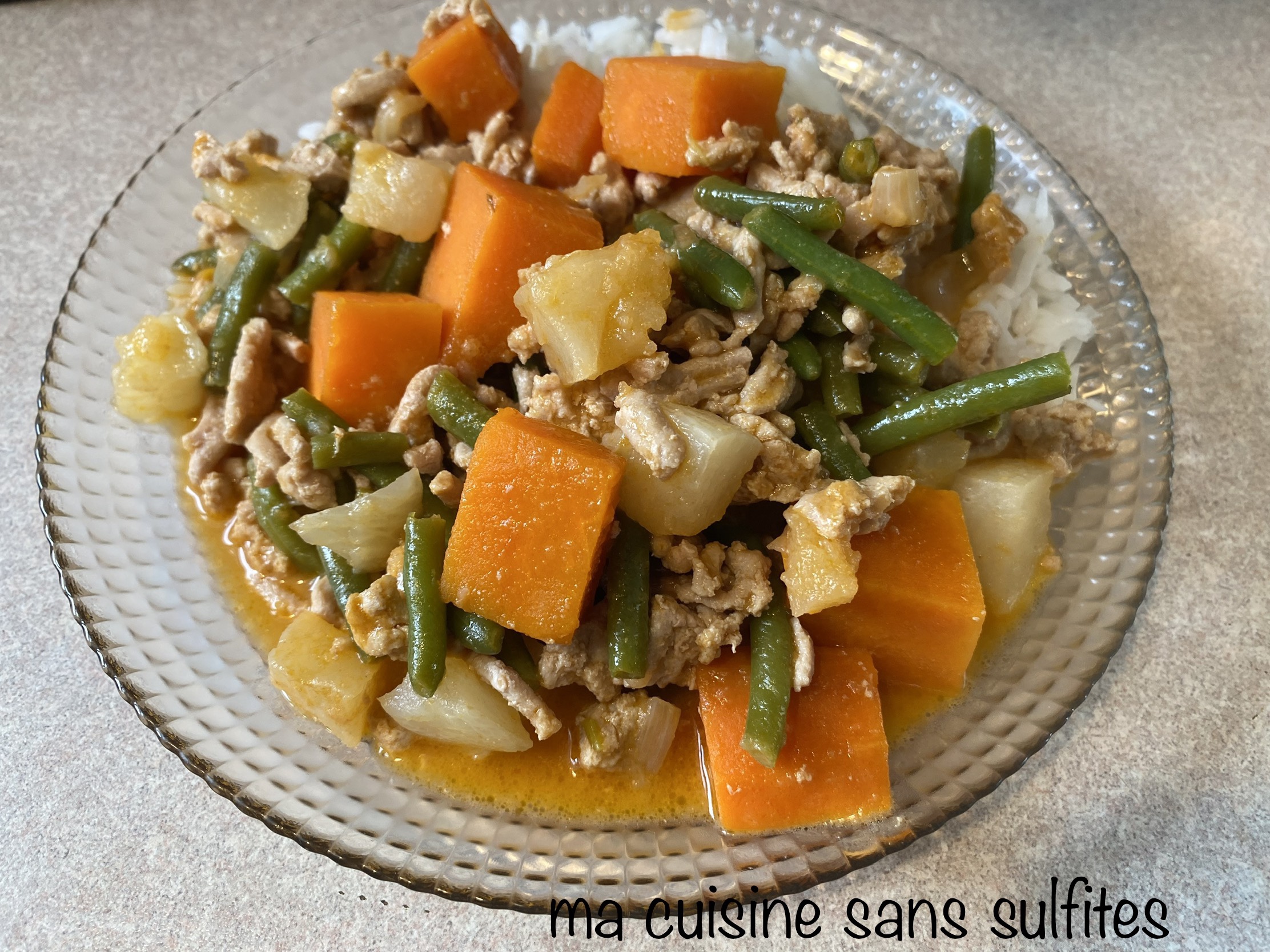 Curry de dinde ou poulet, navet, patate douce et haricots verts