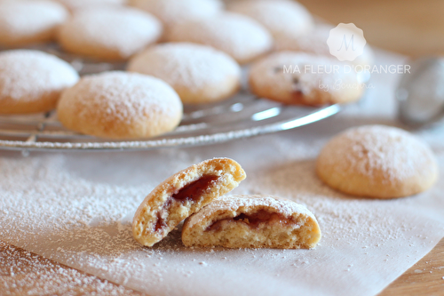 Biscuits fourrés à la confiture