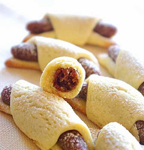 Gâteaux “croissant” aux dattes et amandes