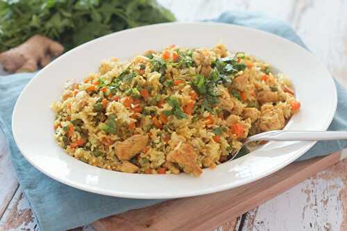 Riz sauté au poulet et légumes