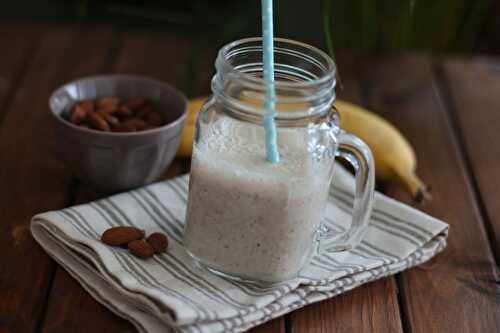 Smoothie à la banane et aux amandes