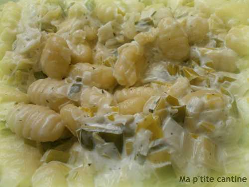 Gnocchis sauce aux poireaux, fromage ail et fines herbes