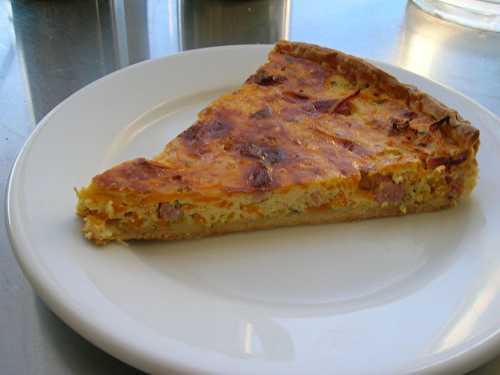 Quiche au boursin, lardons et carottes râpées