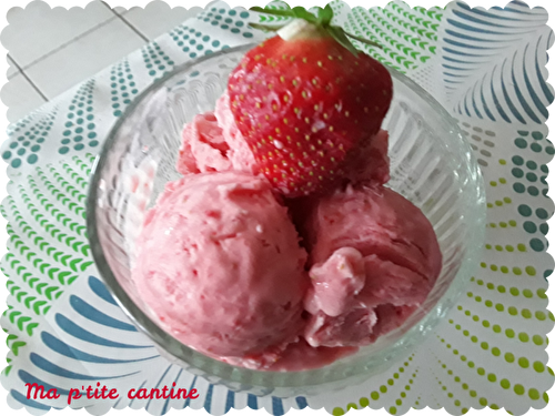 Glace à la fraise (sans sorbetière)