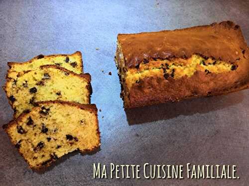 Cake vanille, coco, pépites de chocolat.