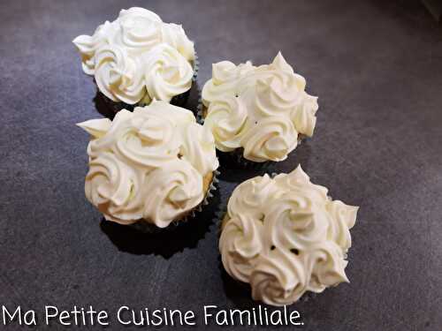 Cupcake blanc, topping chocolat blanc