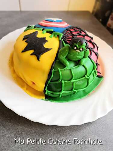 Gâteau d’anniversaire super héros