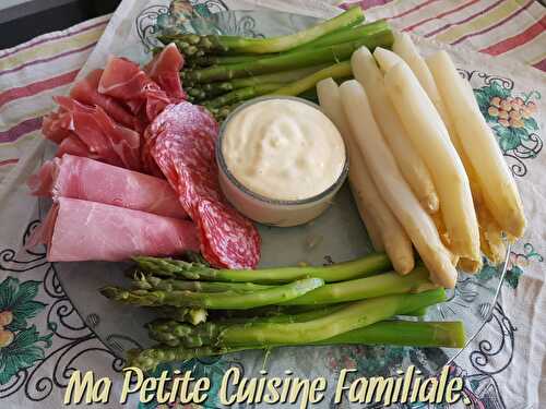 Plateau d’asperges et sa sauce mousseline