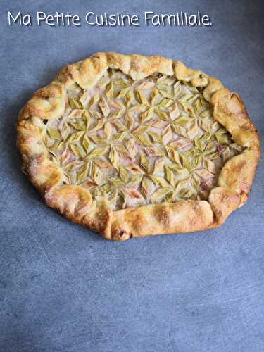 Tarte rustique à la rhubarbe