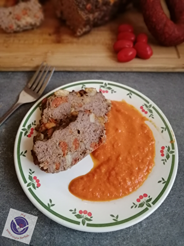 Pain de viande au chorizo et coulis de poivrons