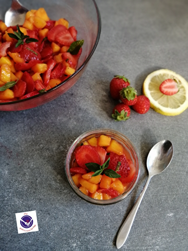 Salade fraises, mangue, menthe