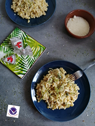 Coquillettes aux feuilles de chou fleur, vache qui rit, parmesan