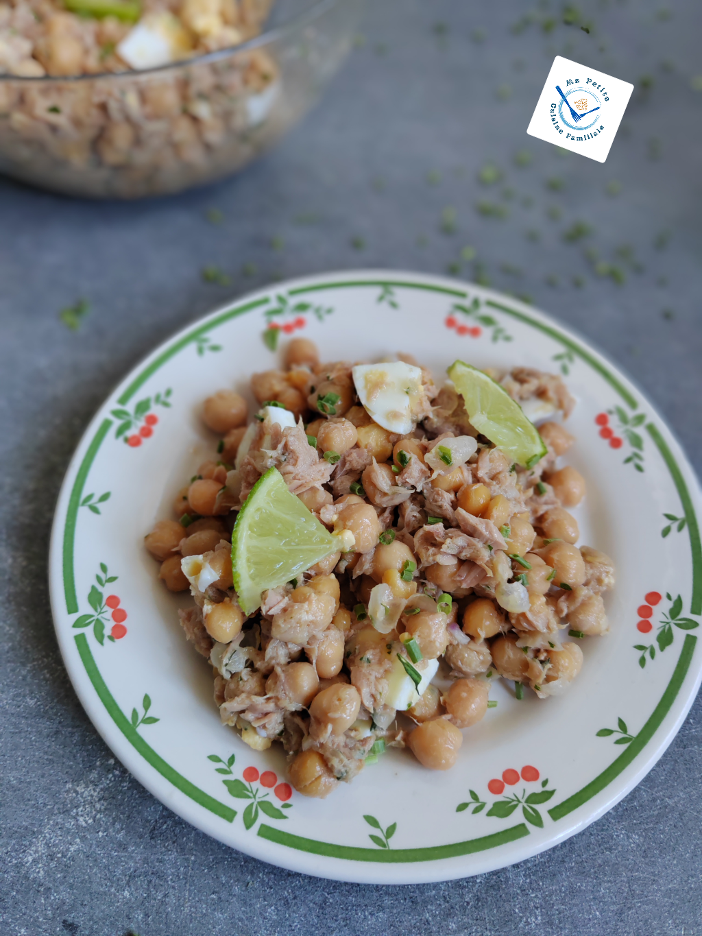 Salade de pois chiches, thon et oeufs durs