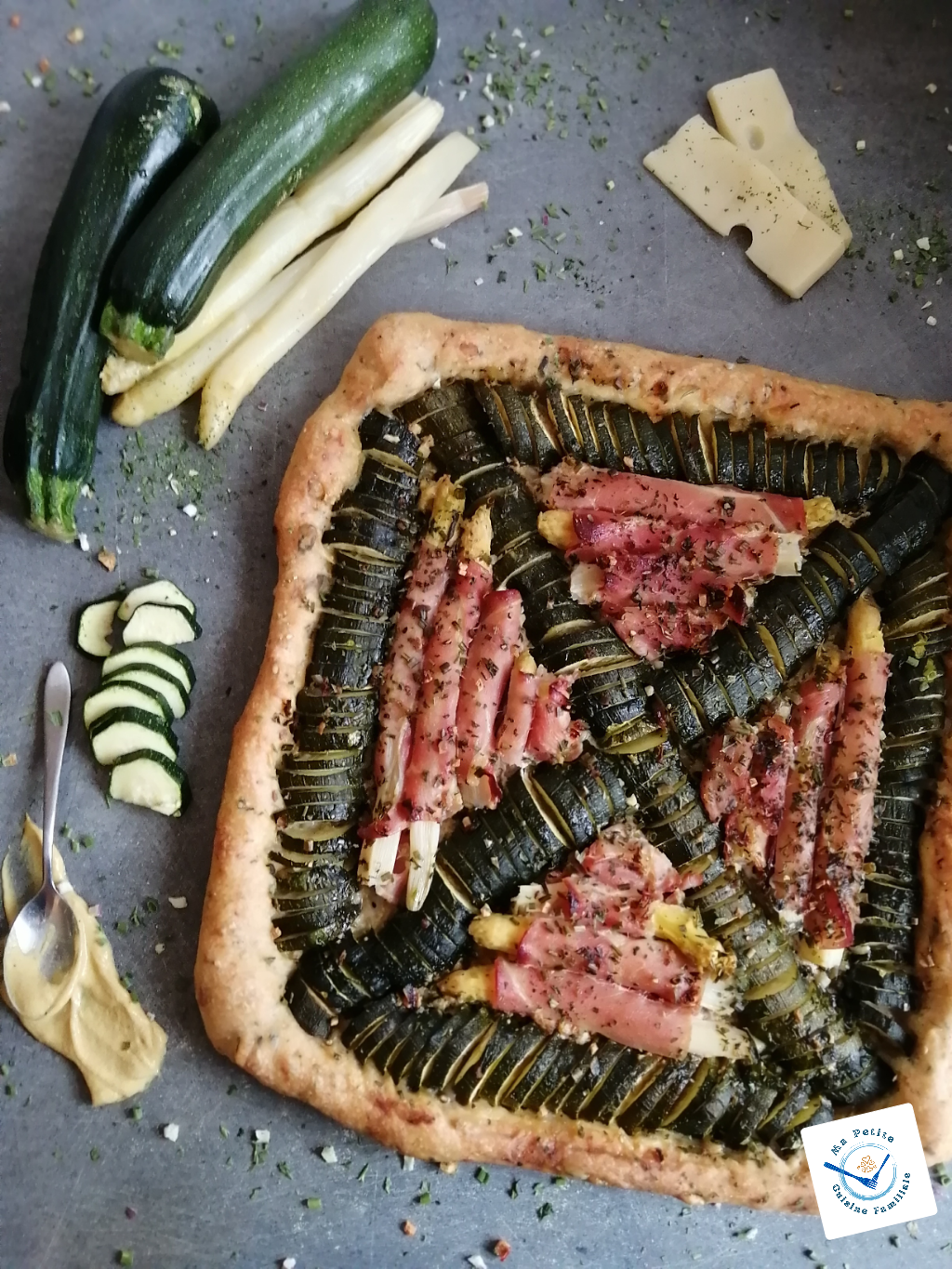 Tarte courgettes, asperges et jambon cru