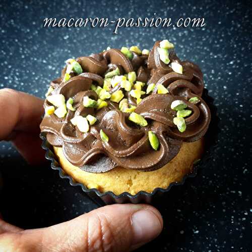 Cupcakes chocolat noir, pistache et tofu soyeux