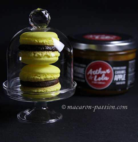Macaron pomme-caramel et chocolat noir (Arthur & Lola)