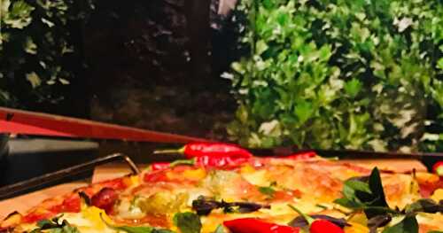 Pizza chorizo-artichauts