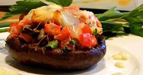 Portobellos grillés farcis au fromage de chèvre et petits légumes