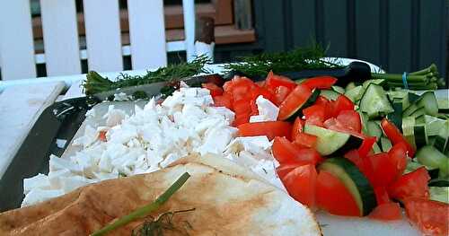 Souvlakis poulet-aneth sauce tzatziki