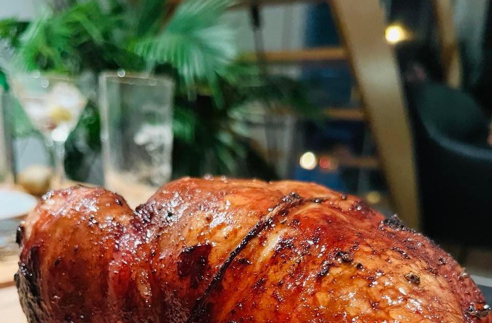 Poulet fumé sur charbon de bois