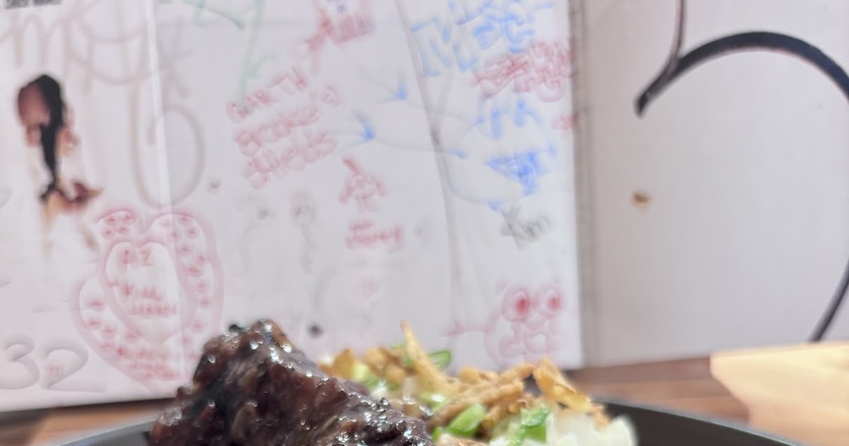 Côtes de bœuf avec écrasé de pommes de terre à la crème sûre