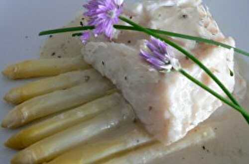 Cabillaud et asperges, crème aux amandes .