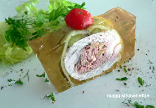 Galantine de lapin en gelée.