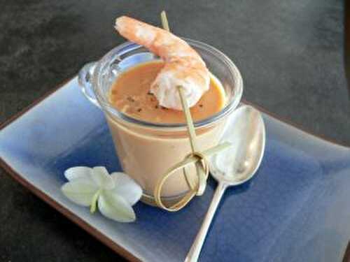 Mousse de crevettes à la crème de chou fleur.