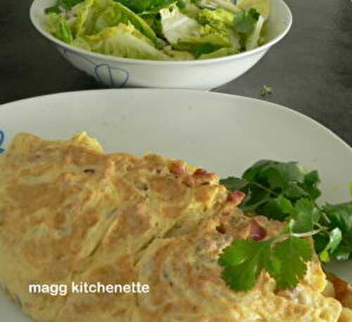 Omelette paysanne et sa salade.