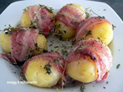 Pommes de terre vapeur à la poitrine fumée .