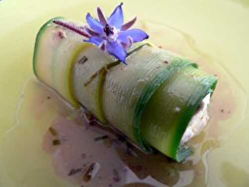 Rouleaux de courgette à la mousse de saumon.