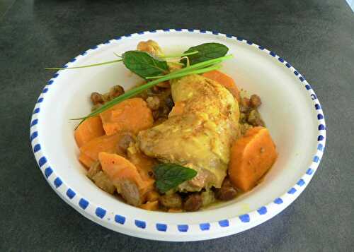 Tajine de poulet à la patate douce et raisins secs