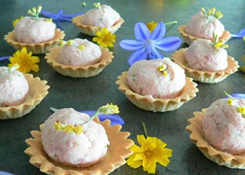Tartelettes à la mousse de jambon et burrata