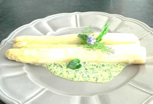 Asperges des Landes  mayonnaise à l’ail des ours