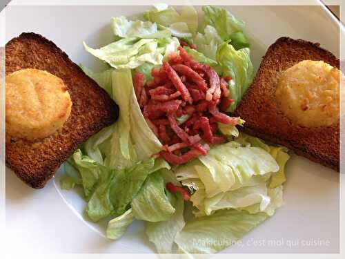 Salade de chèvre chaud